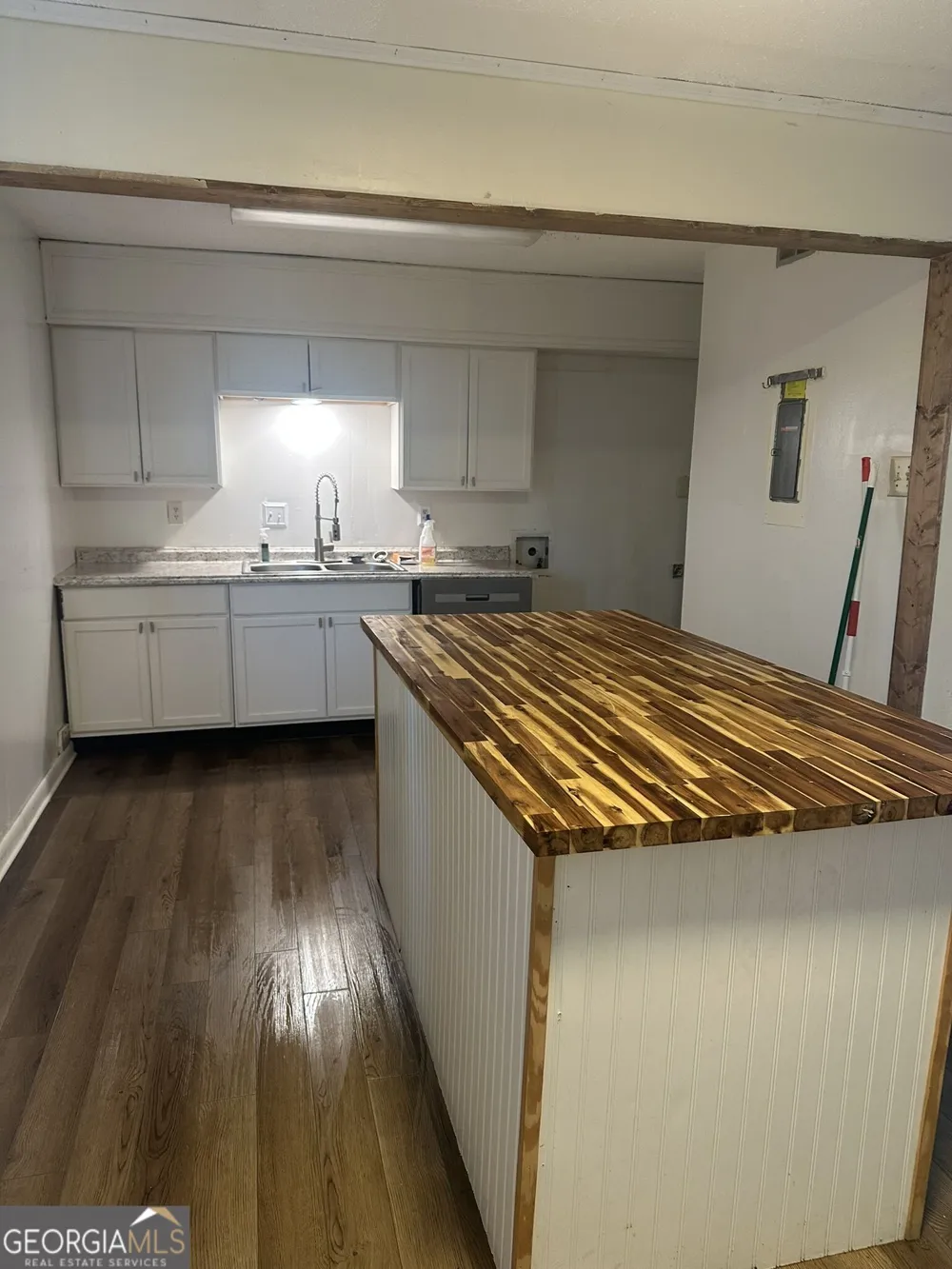 4701 Flat Shoals RD Union City, GA 30291