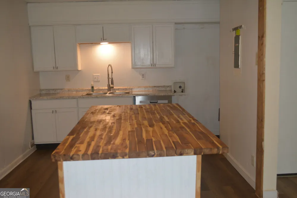 4701 Flat Shoals RD Union City, GA 30291
