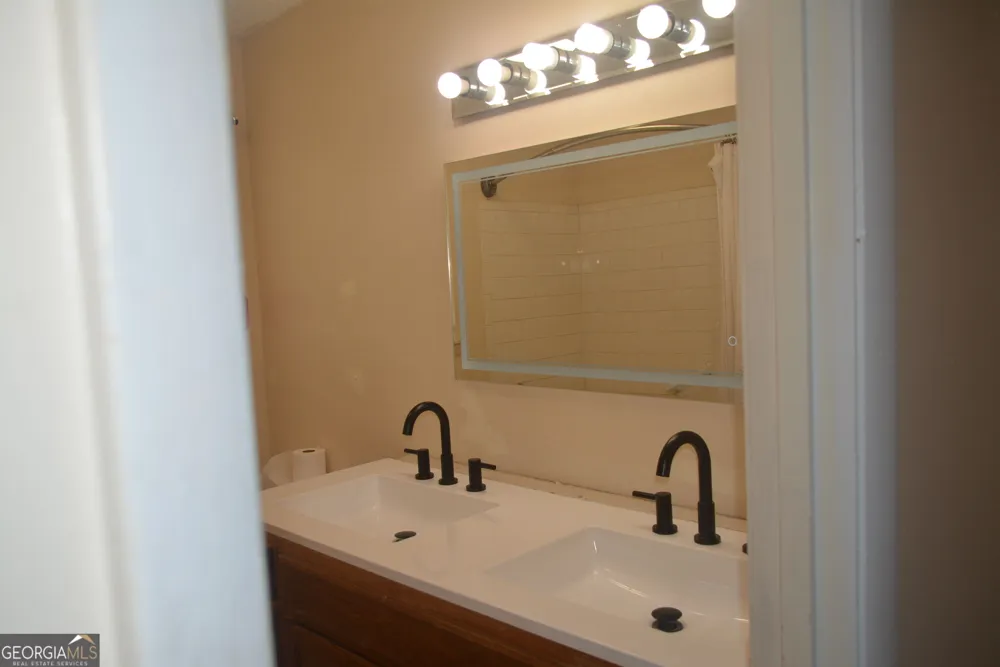 4701 Flat Shoals RD Union City, GA 30291
