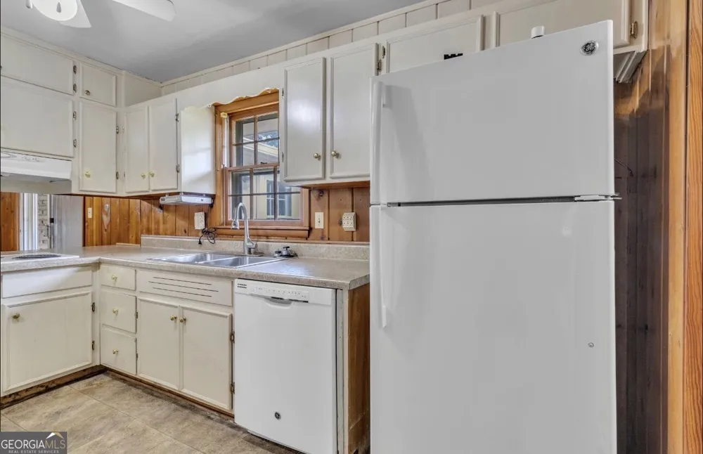 1937 Brannon DR Austell, GA 30106