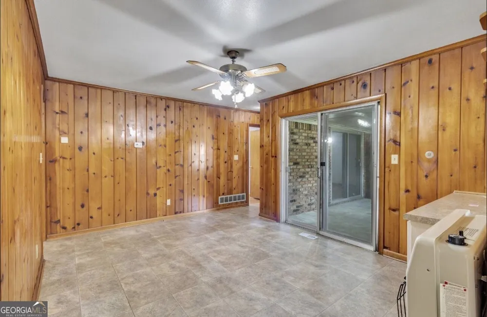 1937 Brannon DR Austell, GA 30106