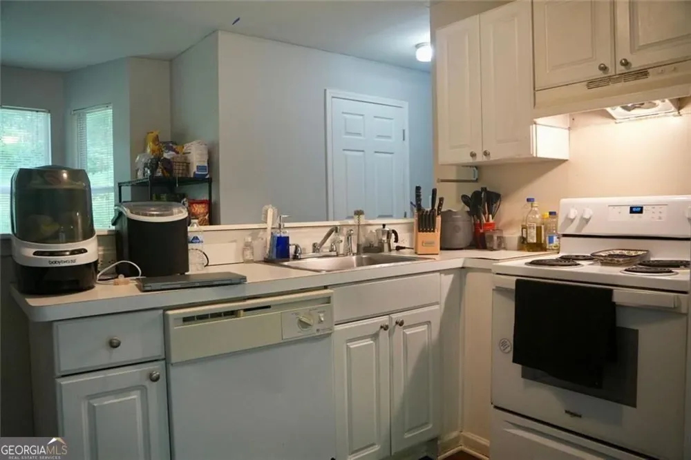 8446 Donald RD Snellville, GA 30039
