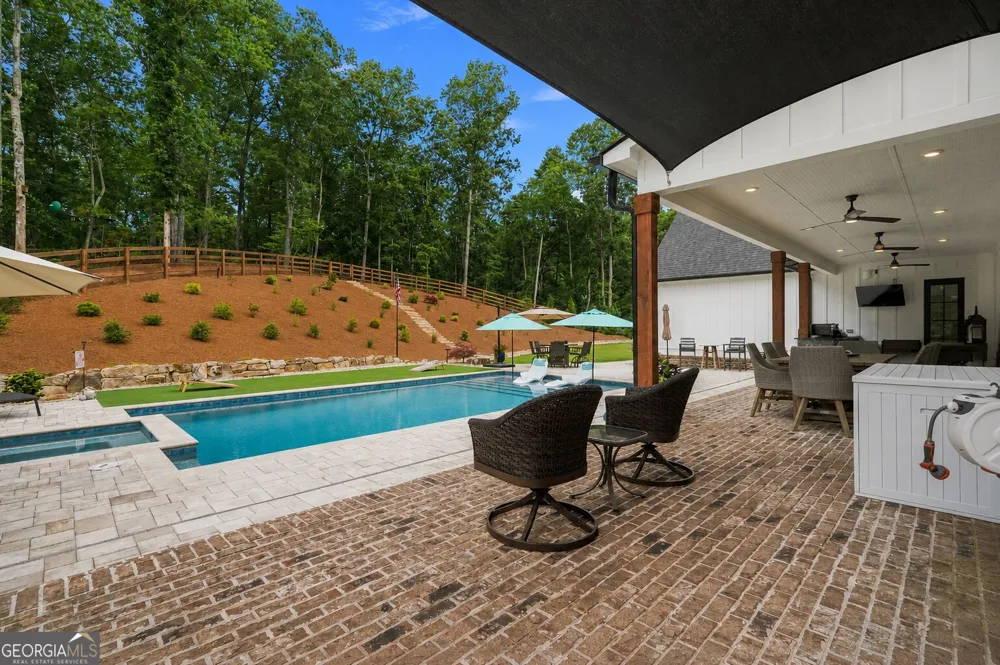 145 London RD Ball Ground, GA 30107