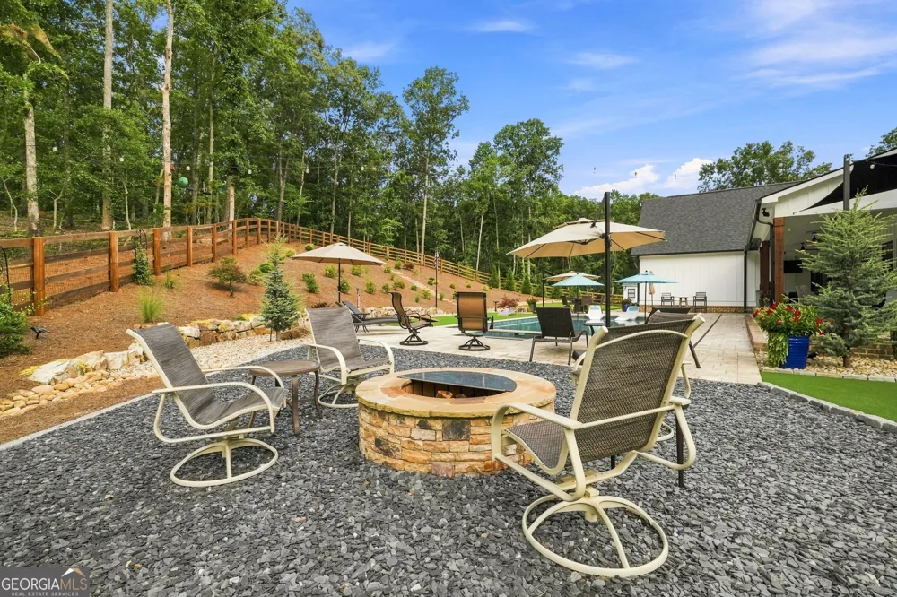 145 London RD Ball Ground, GA 30107