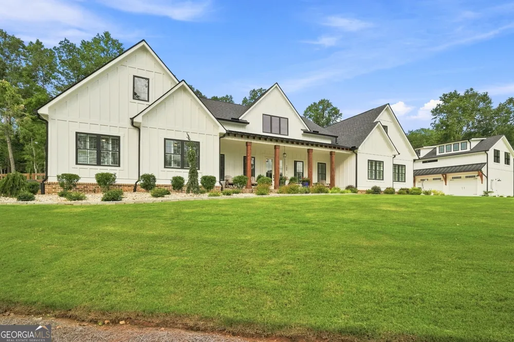 145 London RD Ball Ground, GA 30107