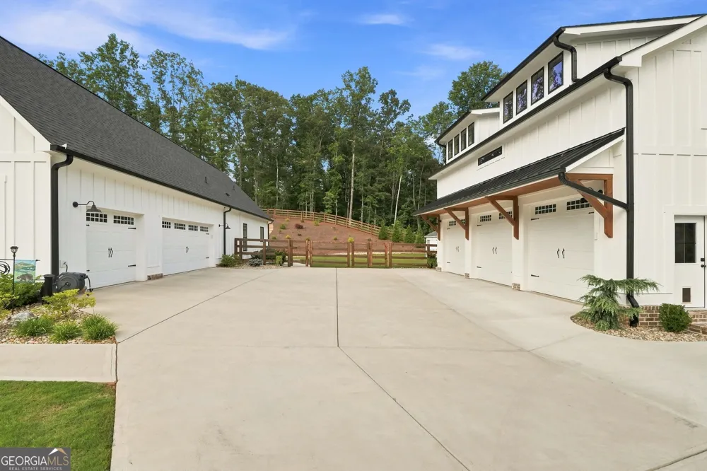 145 London RD Ball Ground, GA 30107