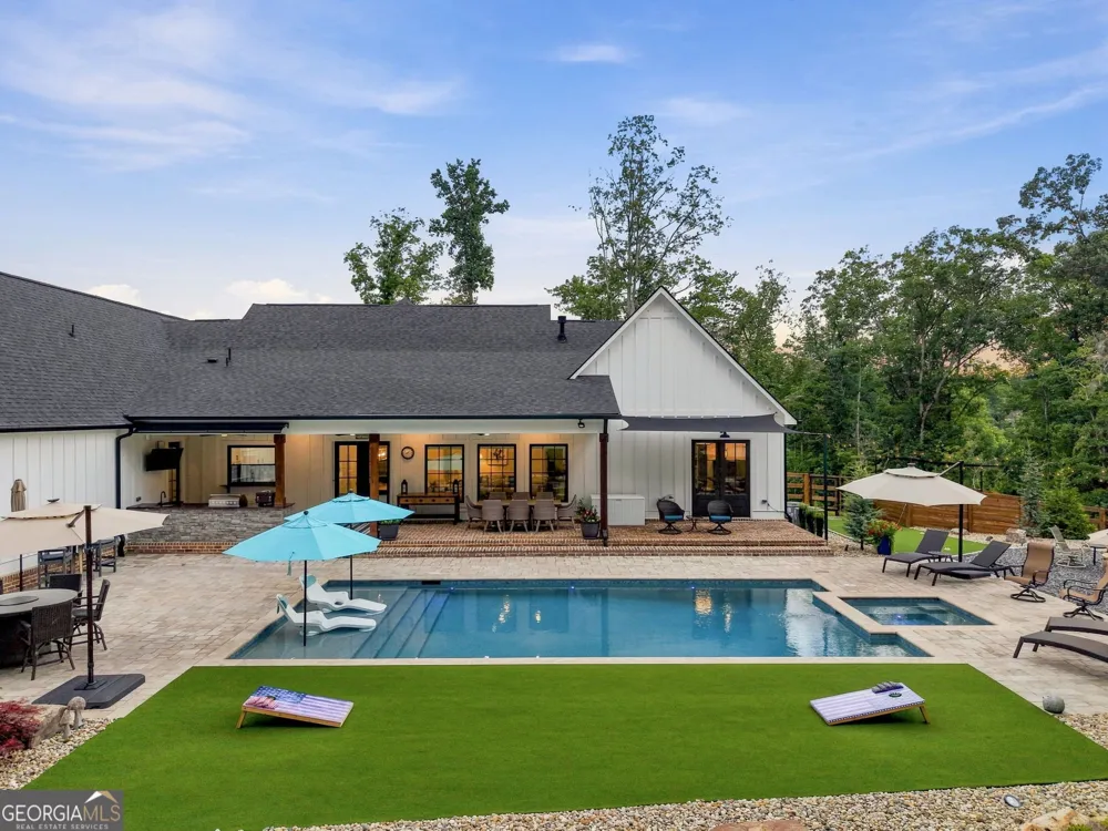145 London RD Ball Ground, GA 30107