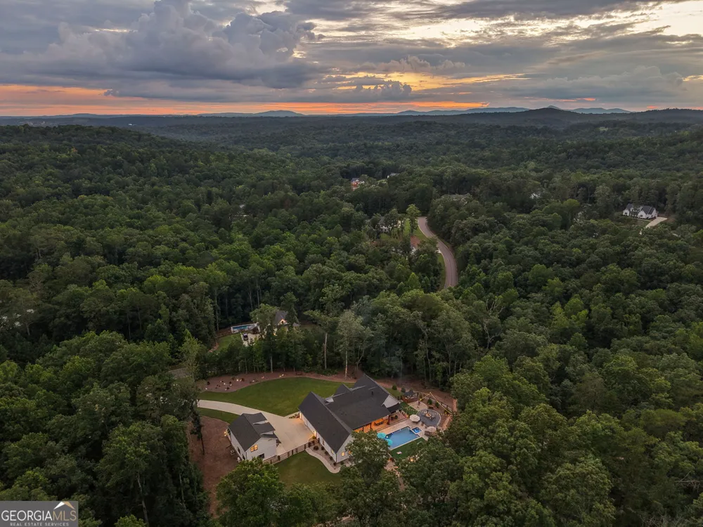 145 London RD Ball Ground, GA 30107