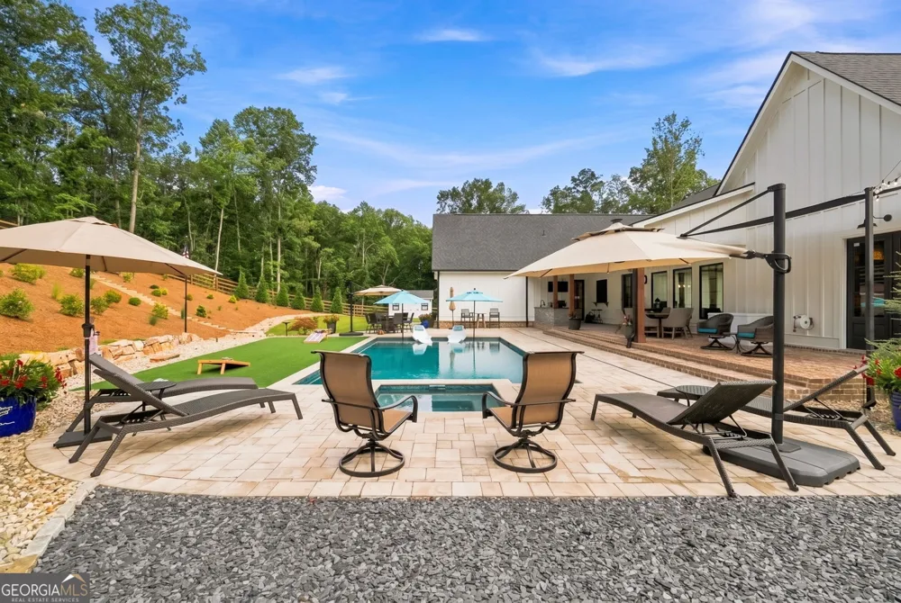 145 London RD Ball Ground, GA 30107