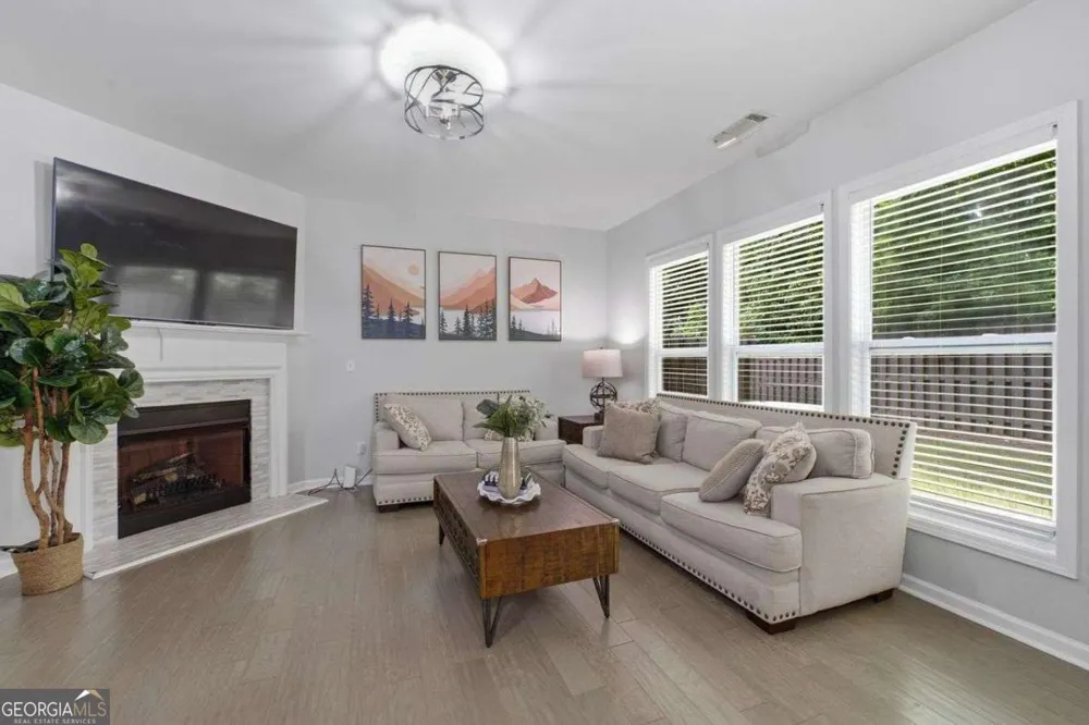 4922 Berkeley Oak CIR Peachtree Corners, GA 30092