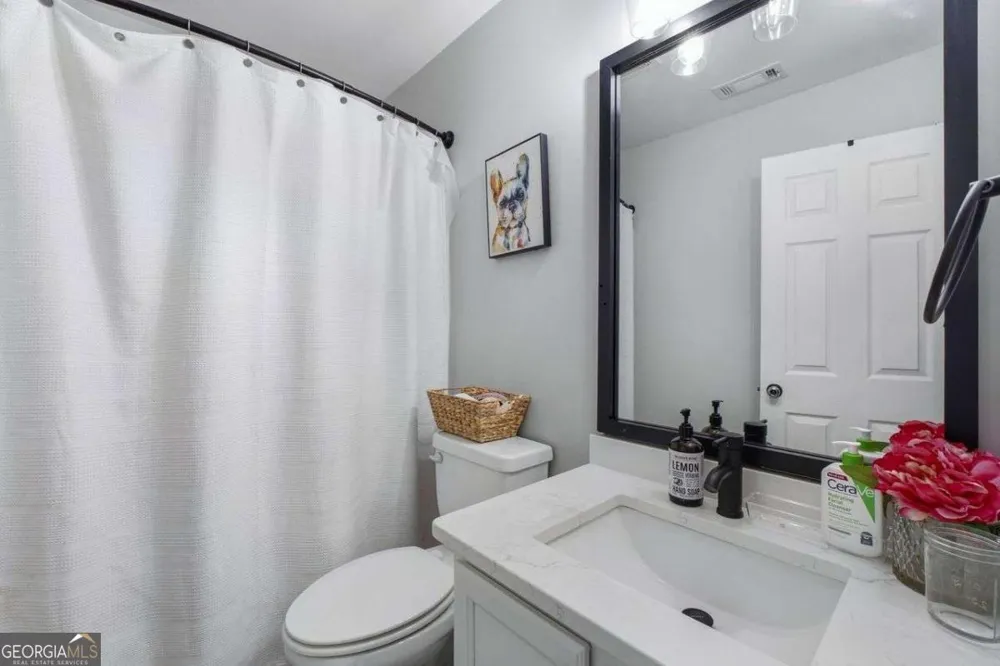 4922 Berkeley Oak CIR Peachtree Corners, GA 30092