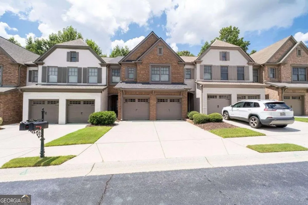 4922 Berkeley Oak CIR Peachtree Corners, GA 30092