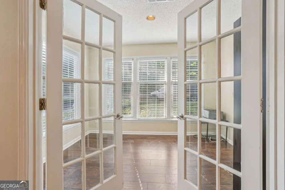 208 Bainbridge DR Sandy Springs, GA 30327