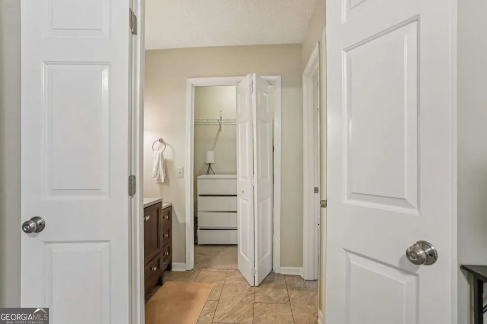 208 Bainbridge DR Sandy Springs, GA 30327