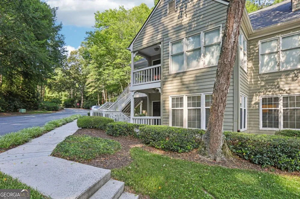 208 Bainbridge DR Sandy Springs, GA 30327