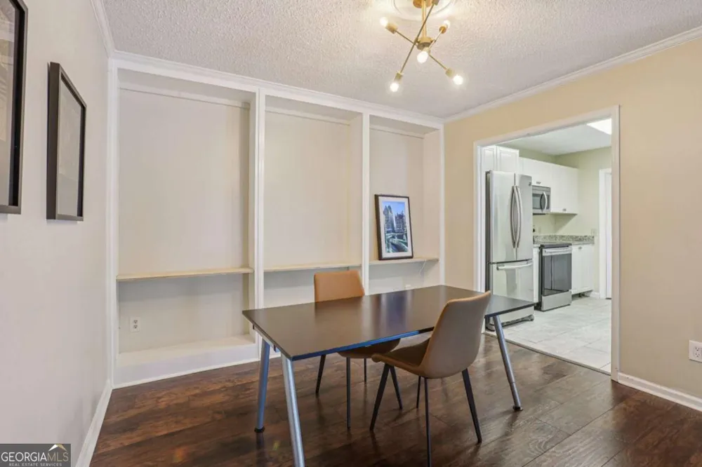 208 Bainbridge DR Sandy Springs, GA 30327