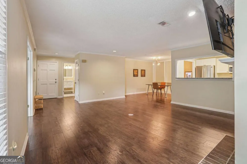 208 Bainbridge DR Sandy Springs, GA 30327