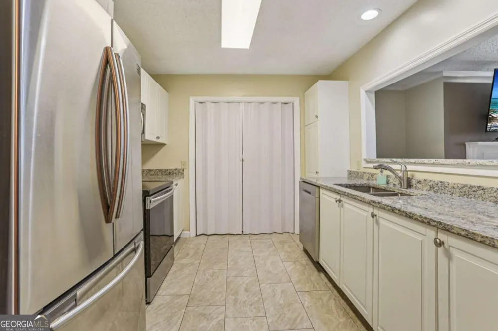 208 Bainbridge DR Sandy Springs, GA 30327