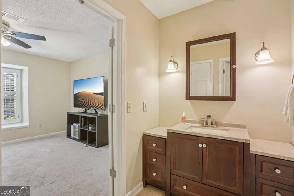 208 Bainbridge DR Sandy Springs, GA 30327