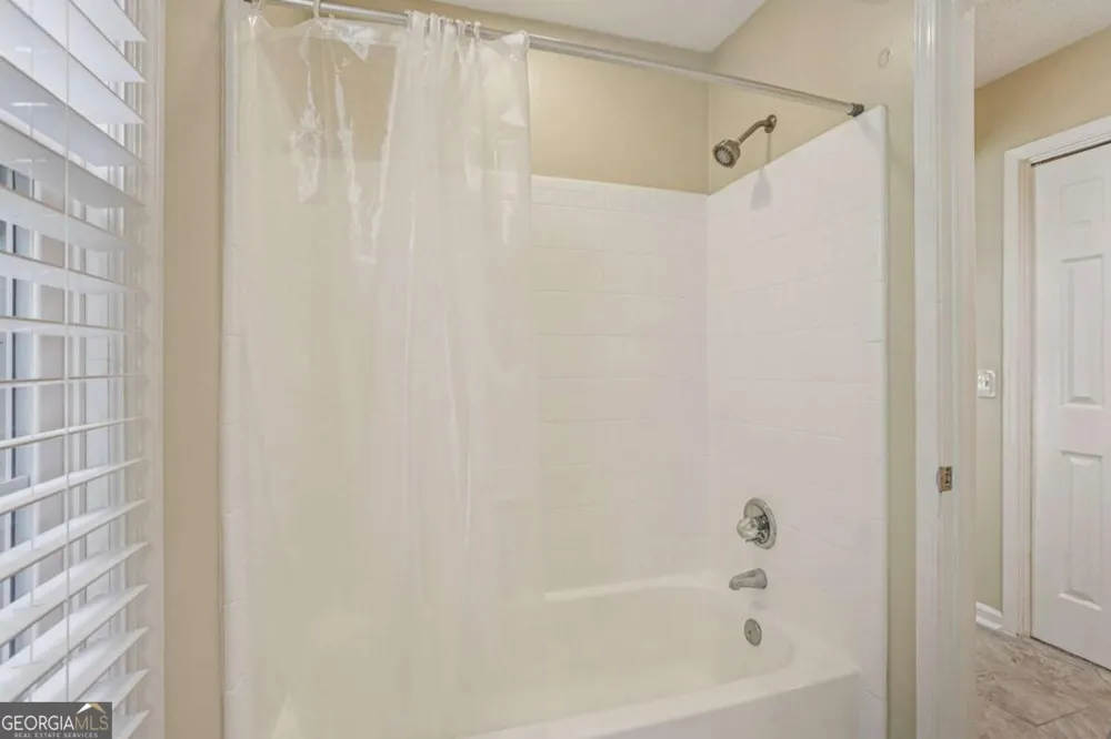208 Bainbridge DR Sandy Springs, GA 30327