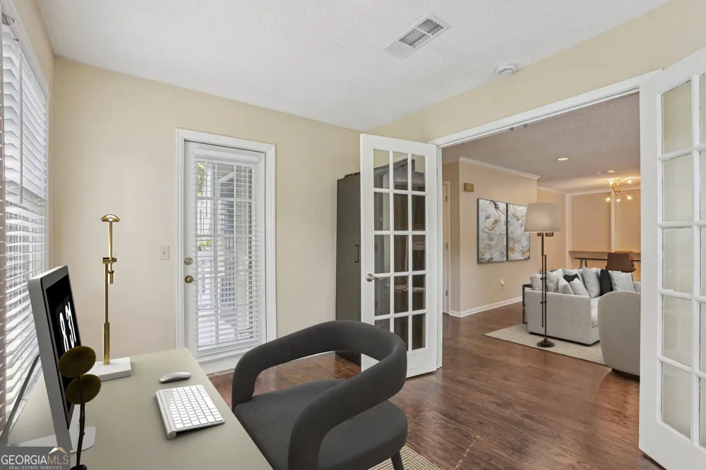 208 Bainbridge DR Sandy Springs, GA 30327