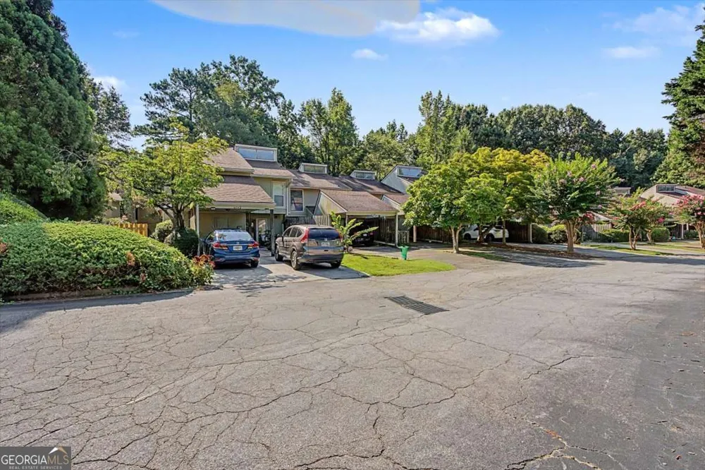 6350 Hawthorne TER Peachtree Corners, GA 30092