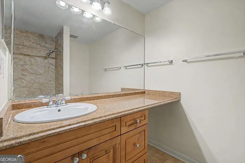 6350 Hawthorne TER Peachtree Corners, GA 30092