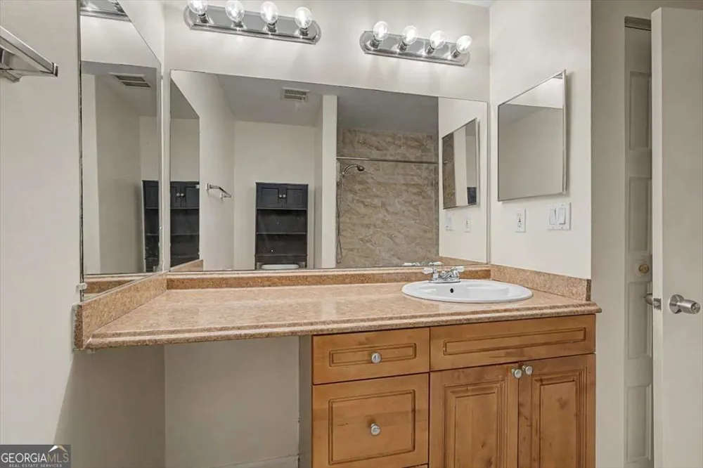 6350 Hawthorne TER Peachtree Corners, GA 30092