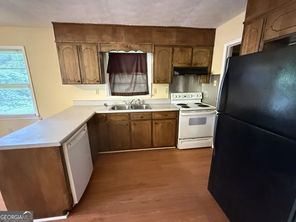 6988 Fielder RD Rex, GA 30273