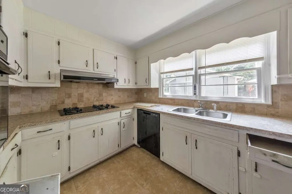 4259 Worth ST NW Acworth, GA 30101