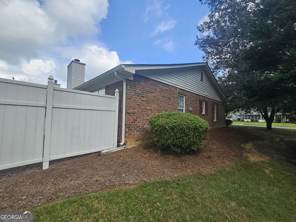 235 Monmouth DR Fayetteville, GA 30214