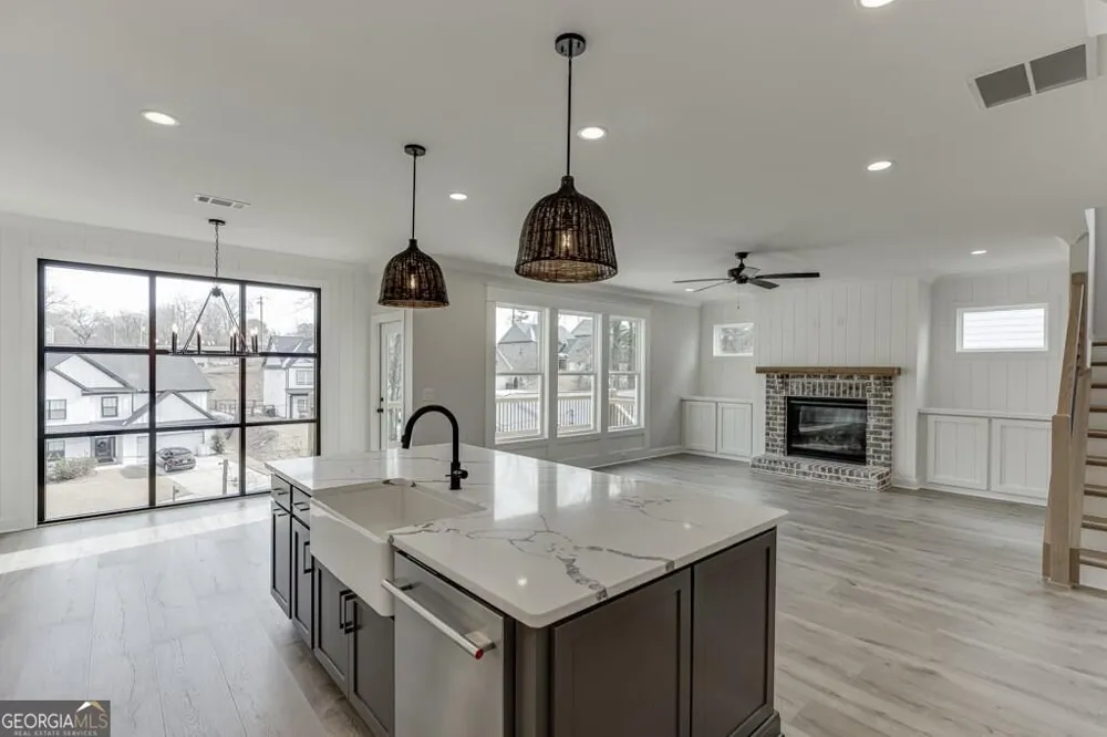 175 Swimming Pool RD Buford, GA 30518