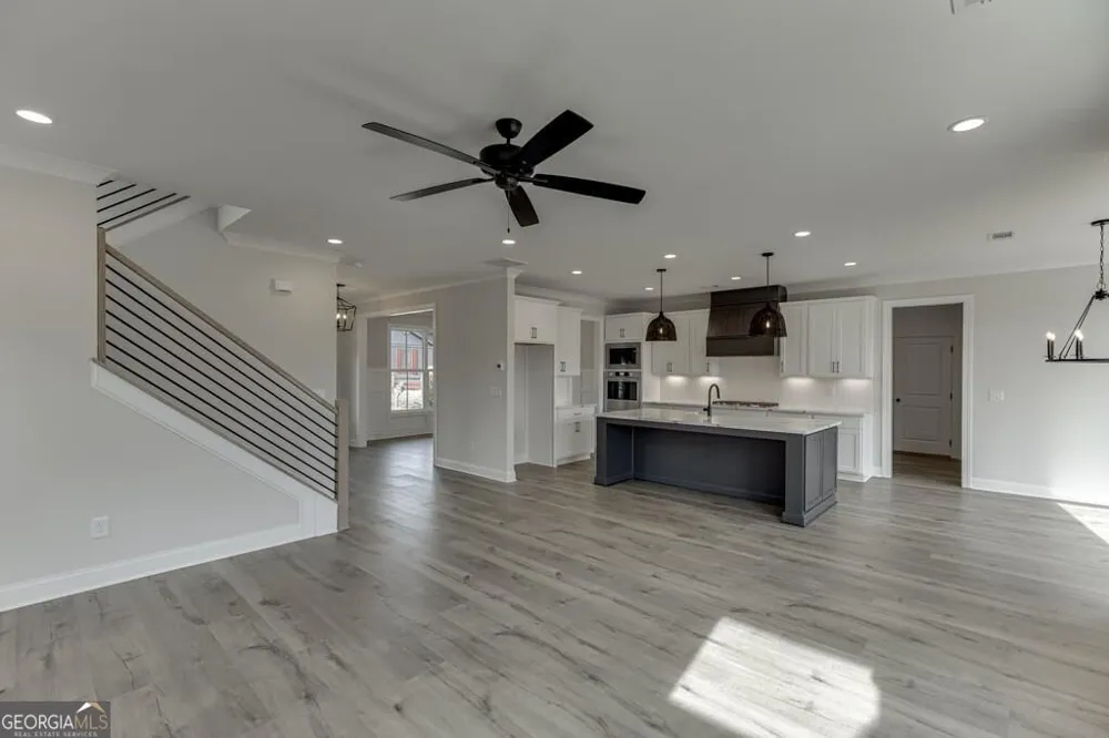 175 Swimming Pool RD Buford, GA 30518