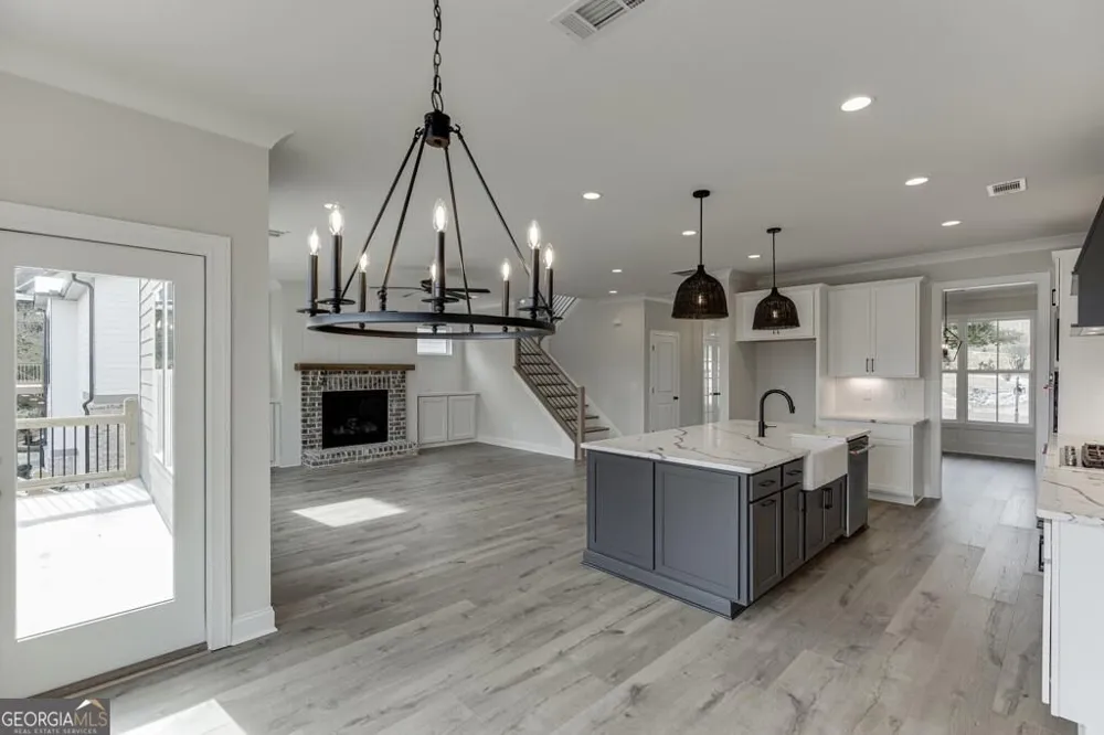 175 Swimming Pool RD Buford, GA 30518