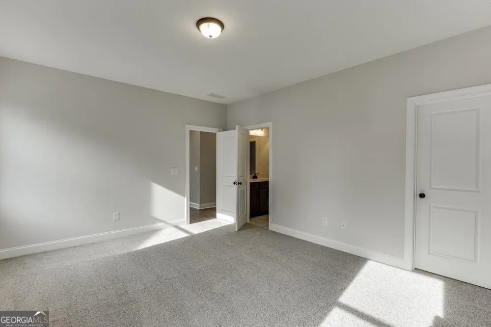 175 Swimming Pool RD Buford, GA 30518
