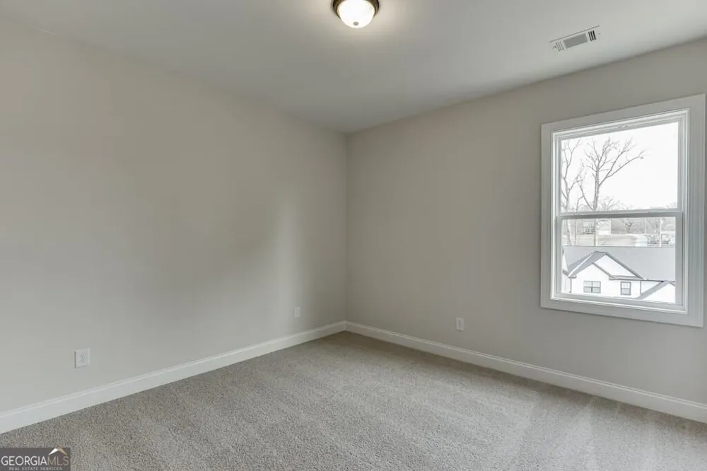 175 Swimming Pool RD Buford, GA 30518