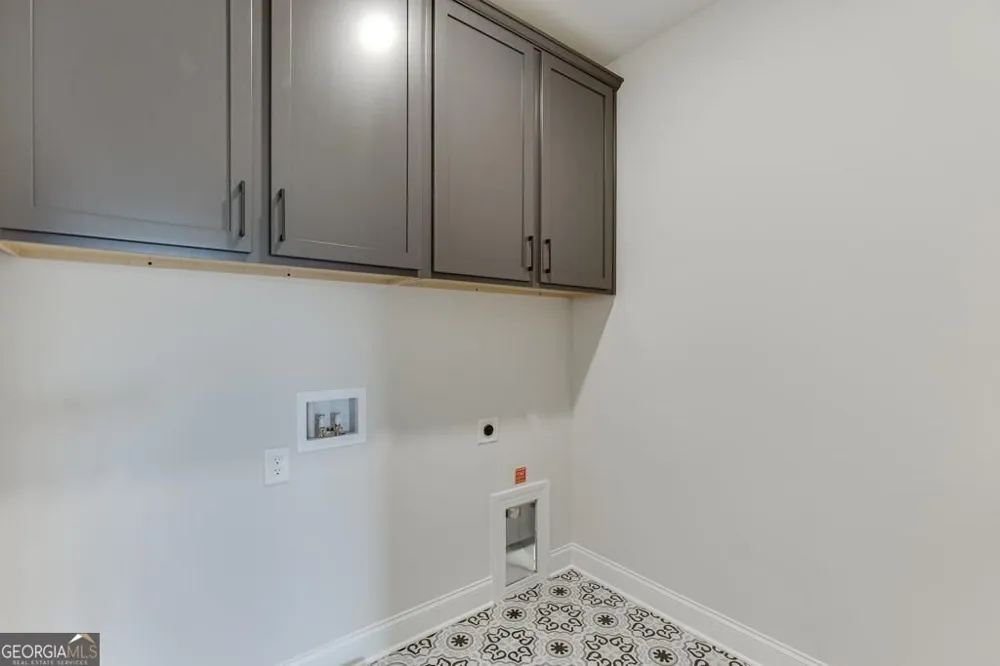 175 Swimming Pool RD Buford, GA 30518