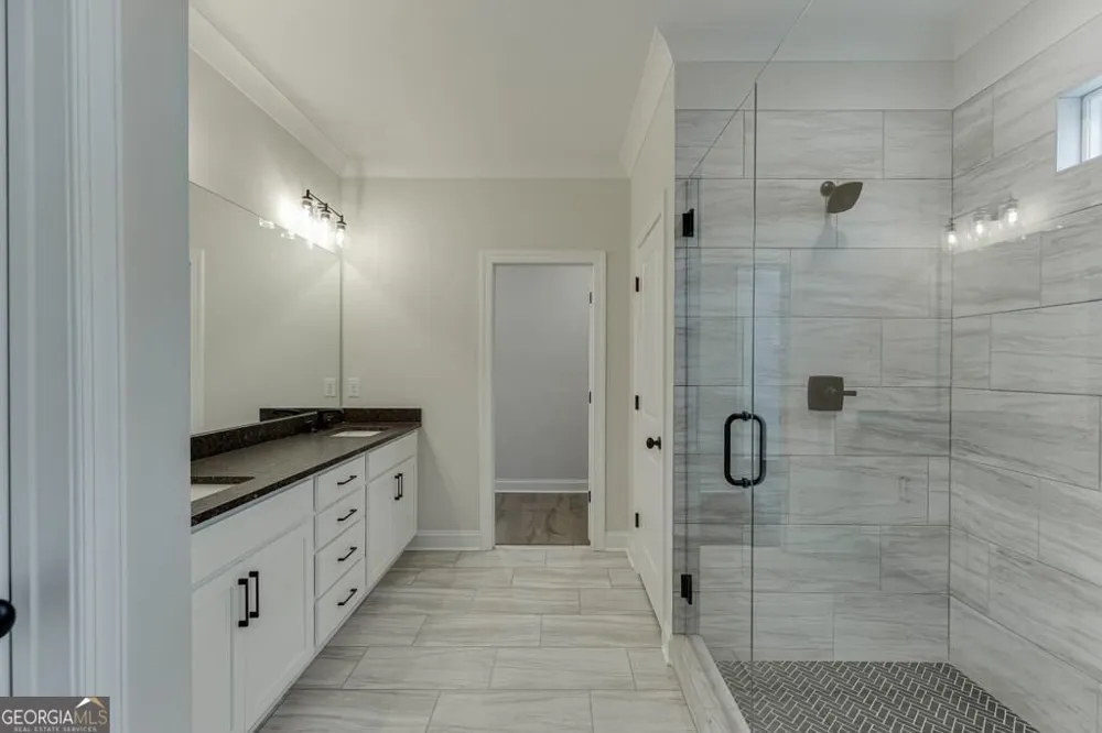 175 Swimming Pool RD Buford, GA 30518