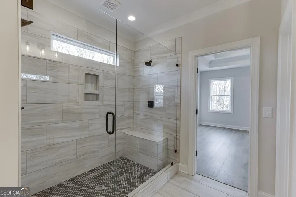 175 Swimming Pool RD Buford, GA 30518