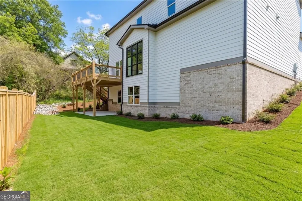 175 Swimming Pool RD Buford, GA 30518