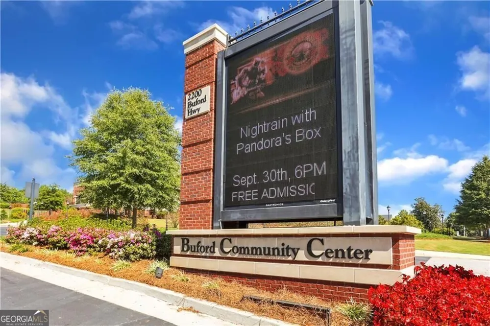 175 Swimming Pool RD Buford, GA 30518
