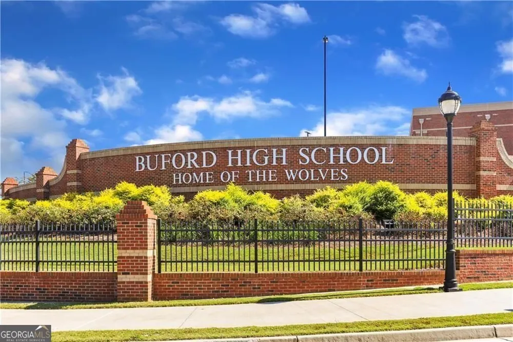 175 Swimming Pool RD Buford, GA 30518