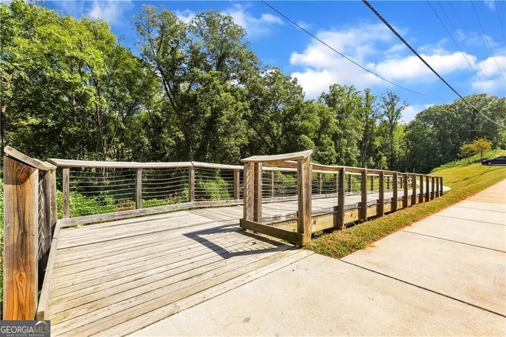 175 Swimming Pool RD Buford, GA 30518