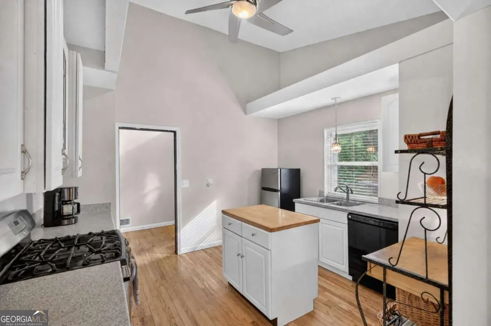 6715 Live Oak LN Douglasville, GA 30135