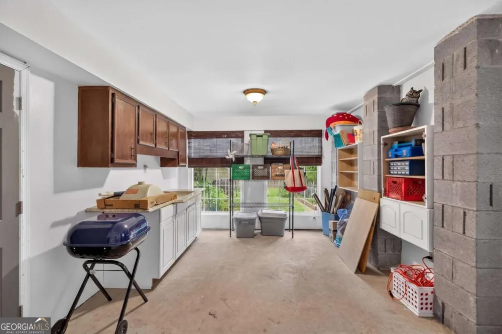 6715 Live Oak LN Douglasville, GA 30135