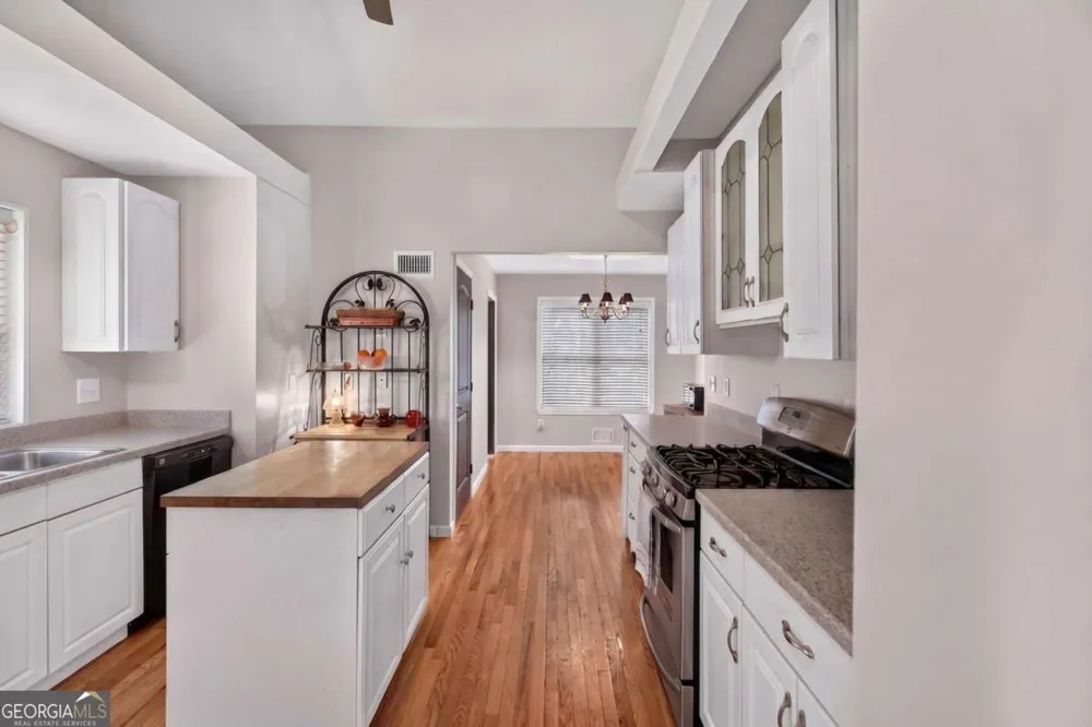 6715 Live Oak LN Douglasville, GA 30135