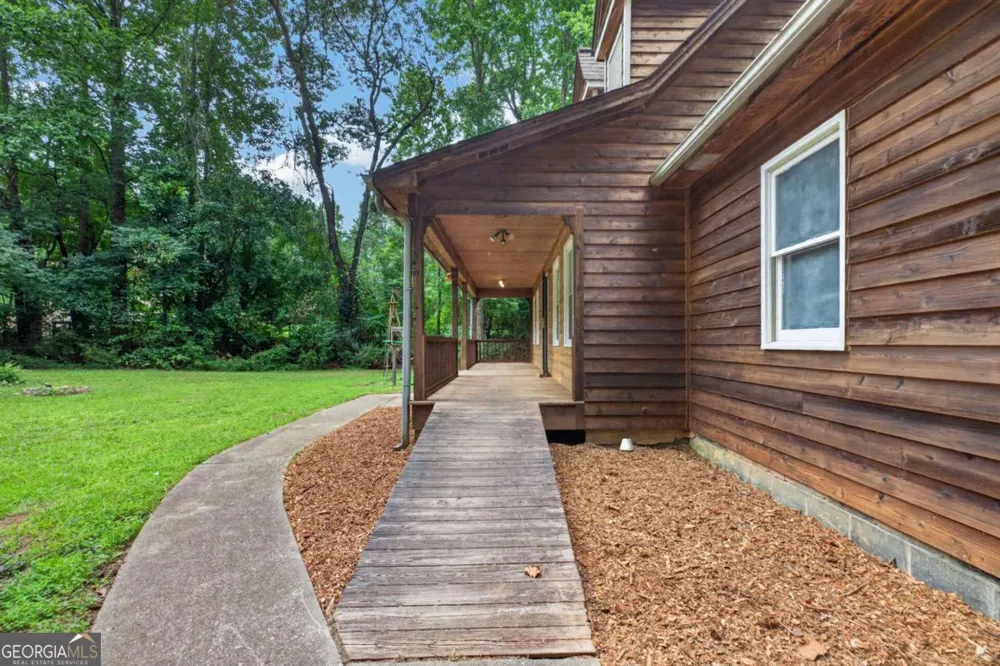 4363 Post RD Winston, GA 30187