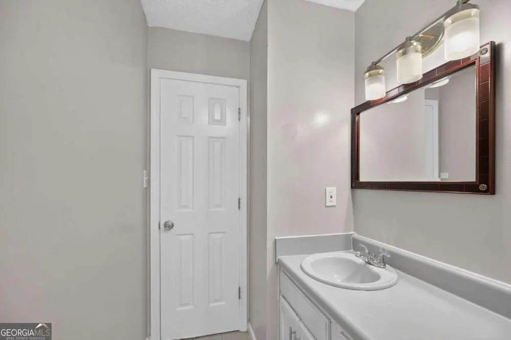4363 Post RD Winston, GA 30187