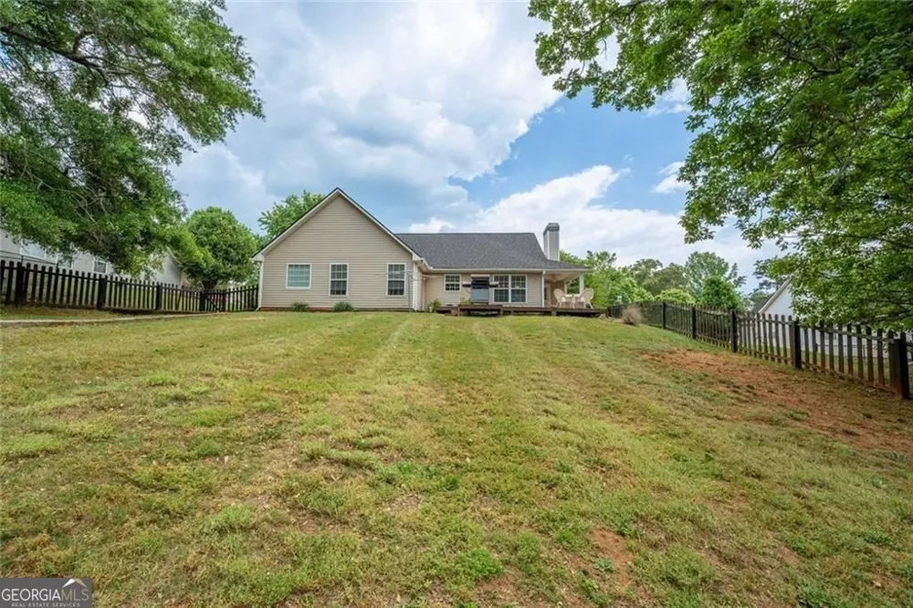 329 Tallassee LN Statham, GA 30666