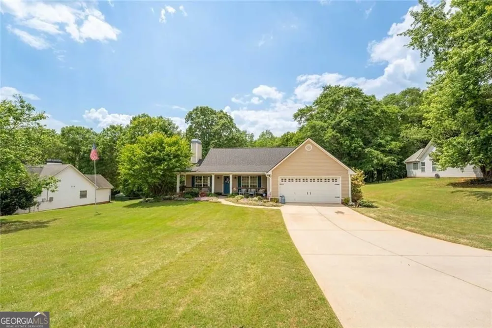 329 Tallassee LN Statham, GA 30666